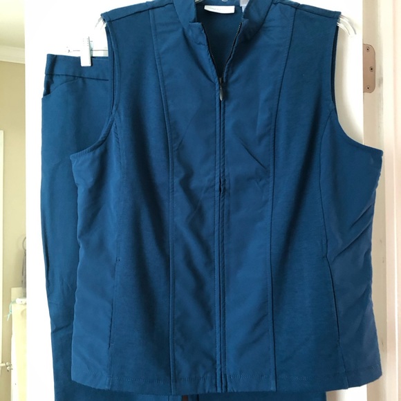 Chico’s Size 2 Vest and Size 2.5 Short Pants Weekends Teal Blue Outfit Set - Picture 2 of 12